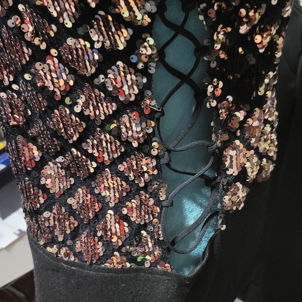 Gold Top Day& Night Size Large  Sequins Bodysuit Laces Zipper Like New Condition - Picture 5 of 6
